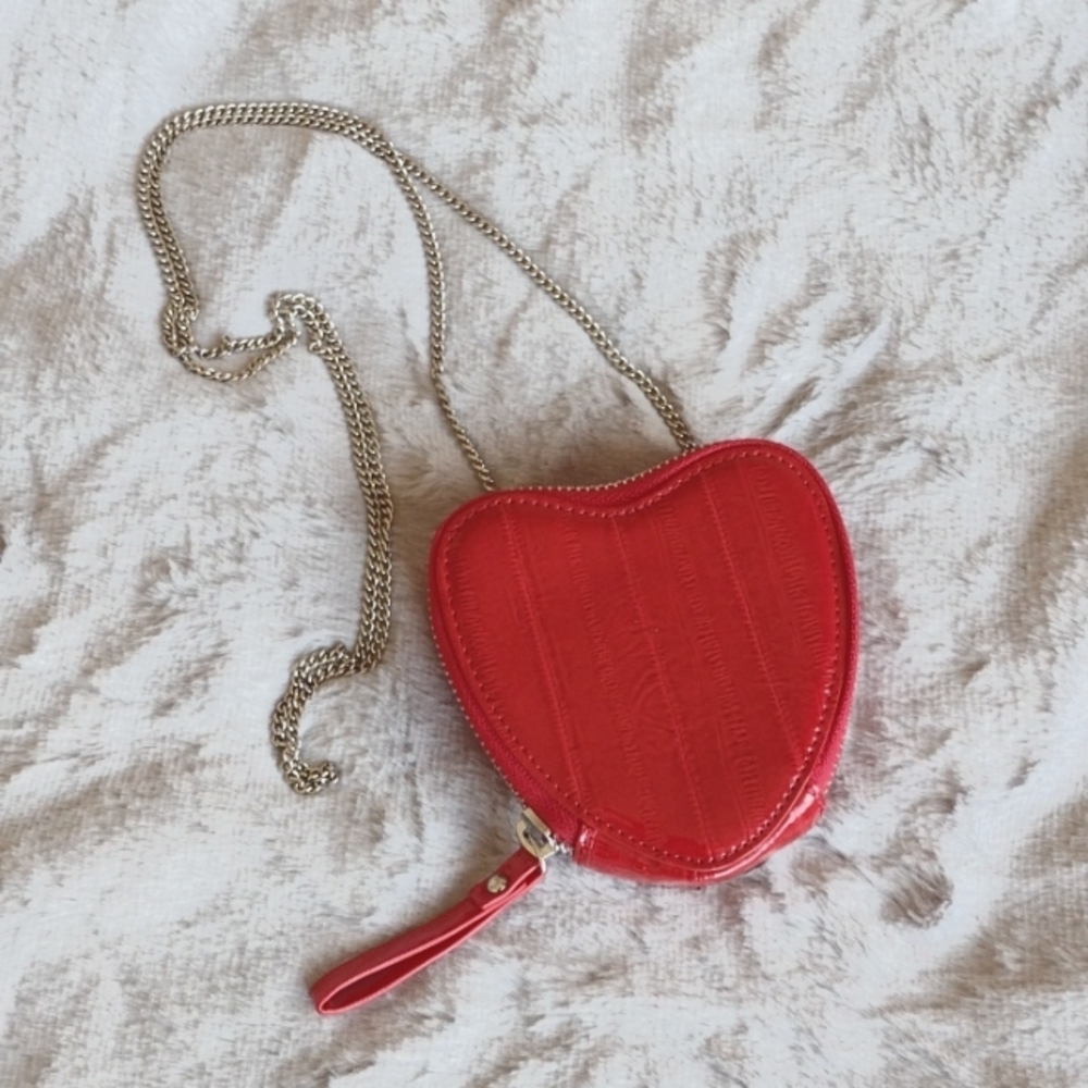 URBAN OUTFITTERS MINI HEART BAG NWOT